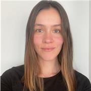 Profesora de Relaciones Internacionales y Derechos Humanos; idioma español básico para extranjeros y Escritura libre.